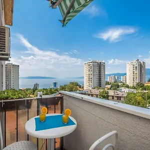 Nikky Seaview Apartament